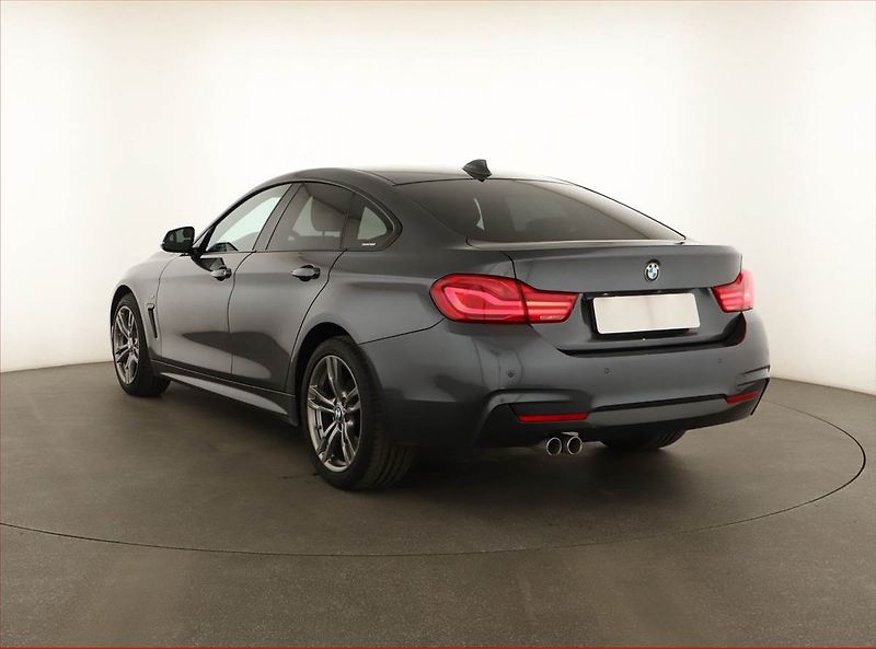 BMW Řada 4 (2019) M Paket 420d xDrive - fotka 4 z 21