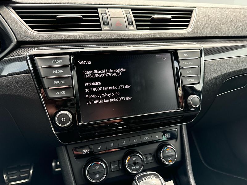 Škoda Superb Sportline 2.0 TDI DSG 4x4 - fotka 19 z 30