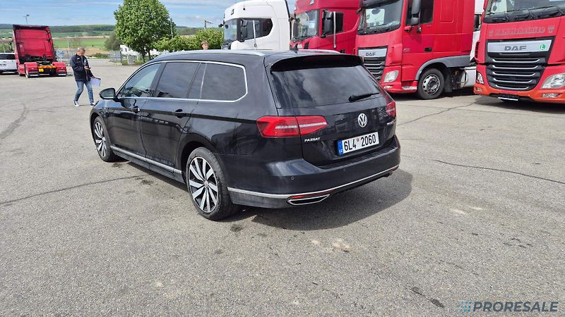 Volkswagen Passat (2018) 2,0 TDi 140 kW - fotka 8 z 19