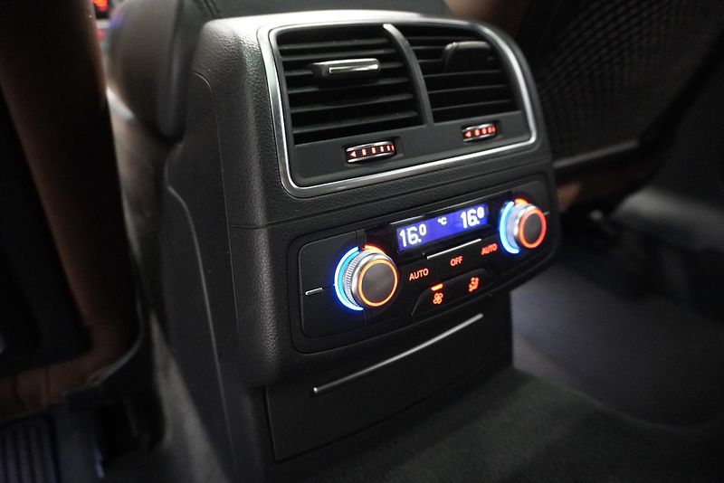 Audi A6  3.0 TDI QUATTRO AUT - fotka 27 z 45
