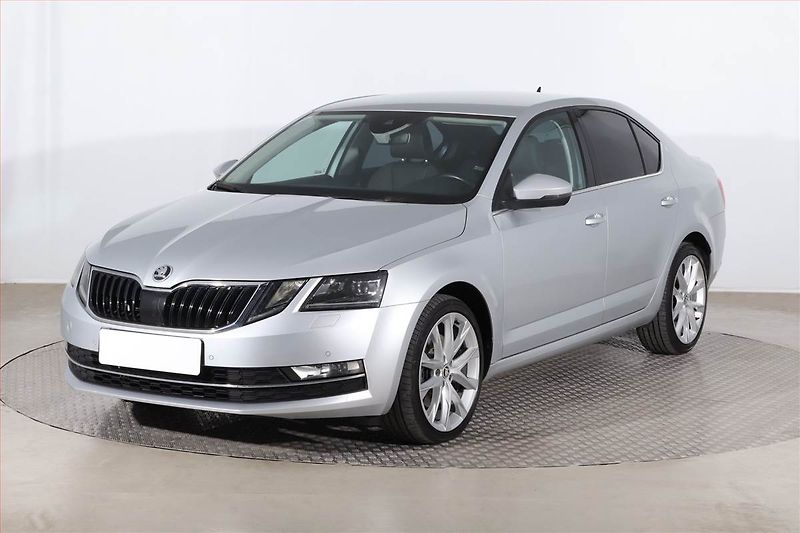 Škoda Octavia (2018) Style 1.8 TSI, 4X4, Automat - fotka 2 z 28