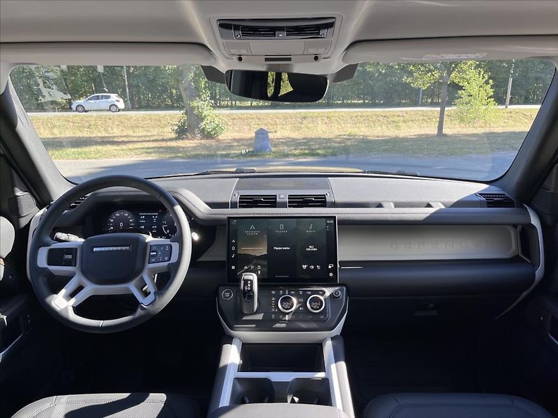 Land Rover Defender (2026) 3,0 110 S D250 AWD - fotka 11 z 17