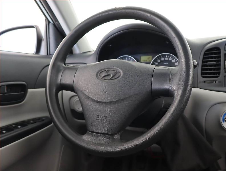 Hyundai Accent (2008) 1.4i, Klima, pěkný stav - fotka 14 z 17