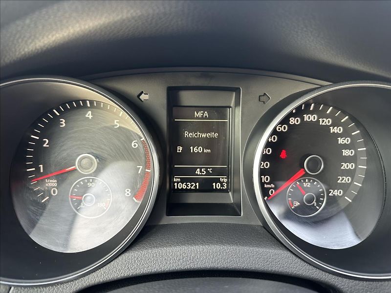 Volkswagen Golf 1,6 MPI bez koroze - fotka 15 z 21