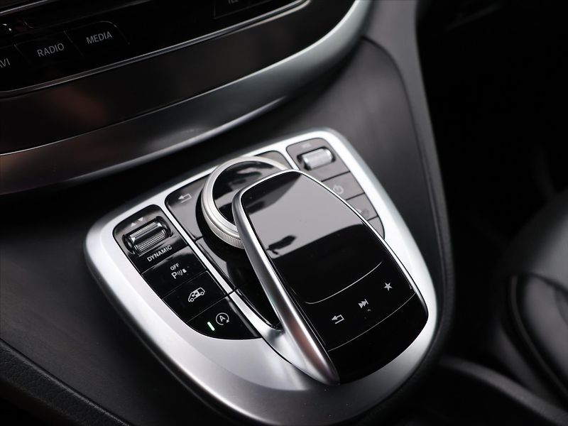 Mercedes-Benz Třídy V 2,1 250d 140kW 7-Míst CZ 4M - fotka 31 z 42