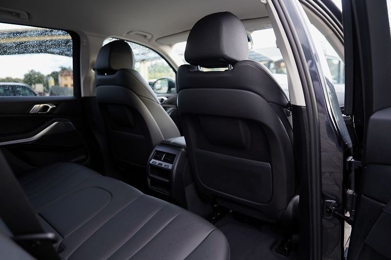 BMW X5 25d xDrive/230 PS/kůže/AT - fotka 28 z 42