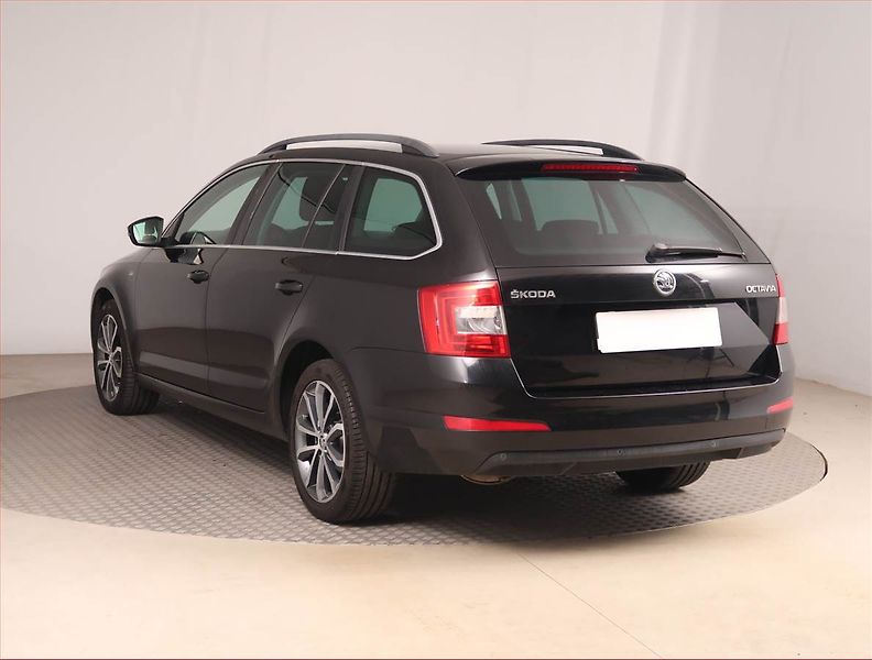 Citroën C4 Picasso (2016) 1.6 BlueHDi, 7 míst, Navi - fotka 4 z 24