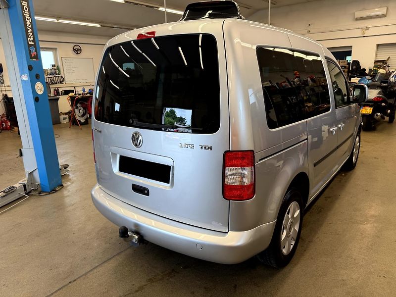 Volkswagen Caddy Life 1.9 TDI 77 kW - fotka 4 z 19