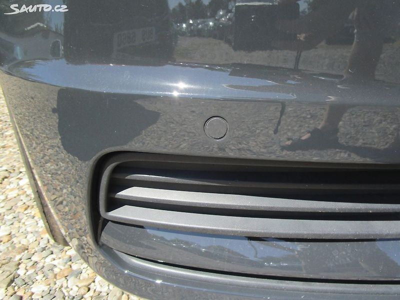 Volkswagen Touran 1,5TSI-110KW-7-MÍSTNÝ-NOVÁ STK - fotka 9 z 28