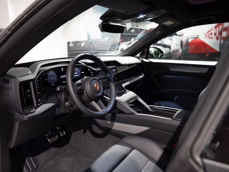 Porsche Cayenne Electric HuD HD-Matrix Venti - fotka 8 z 22
