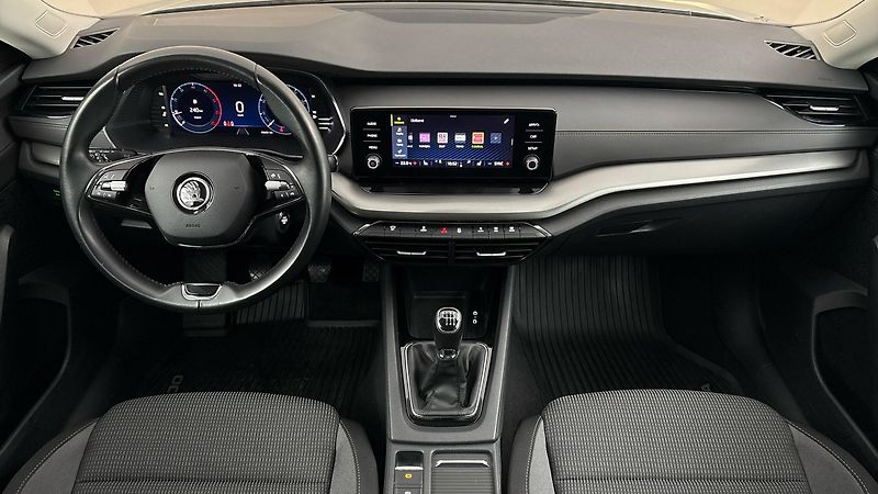 Škoda Octavia 2.0 TDI Ambition Combi - fotka 8 z 24