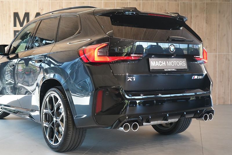 BMW X1 M35i xDrive, Panorama, Head-up - fotka 14 z 50