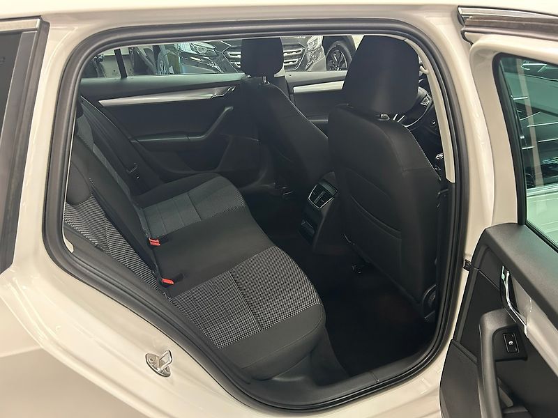 Škoda Octavia (2018) 1.4 G-Tec Ambition 2018 | Záru - fotka 27 z 71