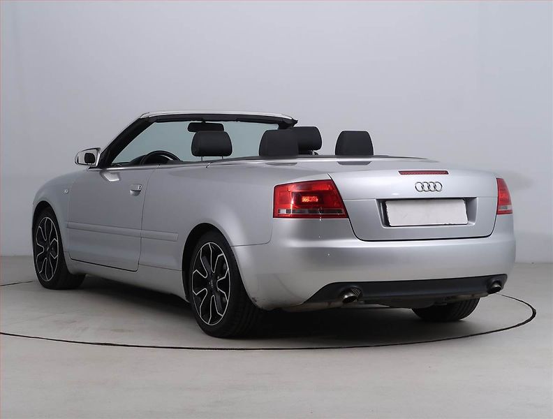 Audi A4 (2007) 2.0 TDI, Serv.kniha, Xenony - fotka 4 z 17