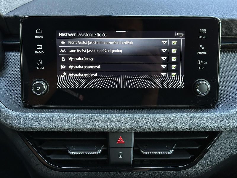Škoda Scala 1.0TSi DSG 116PS KLIMA AC V.Co - fotka 28 z 37
