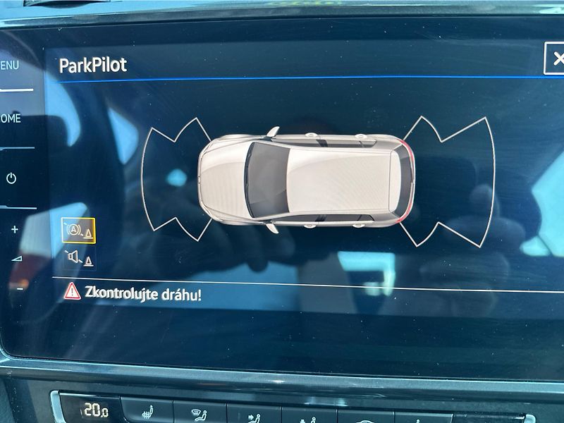 Volkswagen e-Golf Comfortline 100kW SOH: 92,4% - fotka 19 z 22