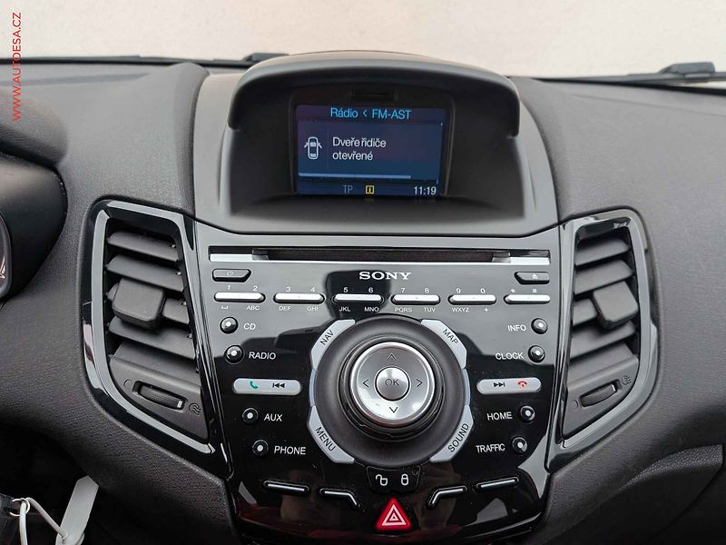Ford Fiesta (2014) 1.0 EB, autoAC - fotka 11 z 15