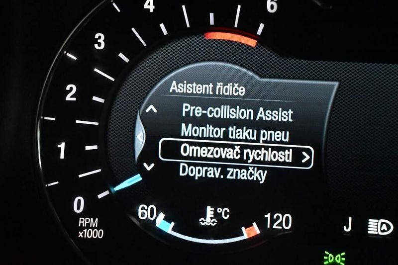 Ford Mondeo (2022) 2.0 LED SONY ACC Tažné 8AT ECO - fotka 25 z 38