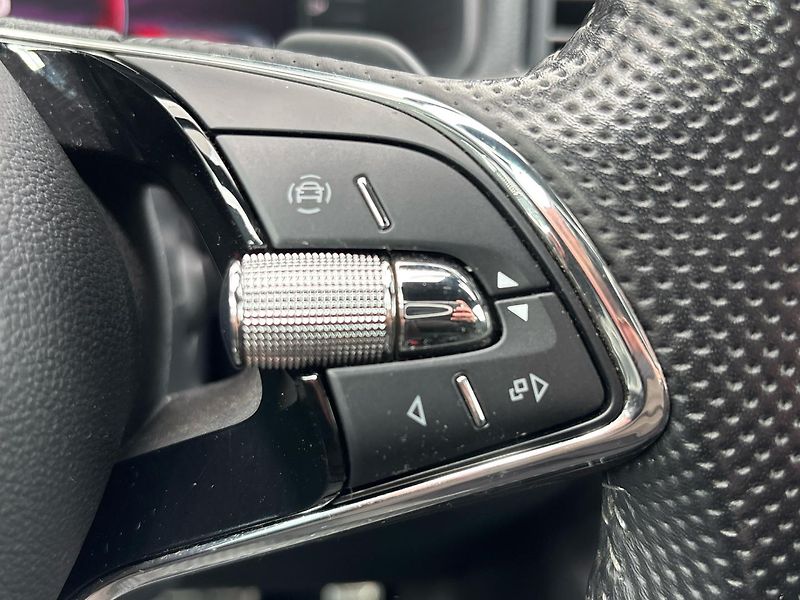 Škoda Karoq Sportline DSG - fotka 25 z 27
