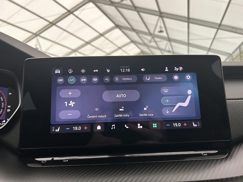 Škoda Octavia 1.5 TSI SportLine - fotka 15 z 30
