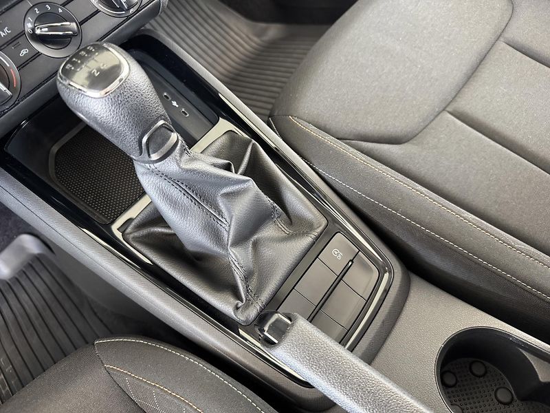 Škoda Kamiq 1,0TSI*Tempomat*PDC*REZERVACE! - fotka 21 z 29