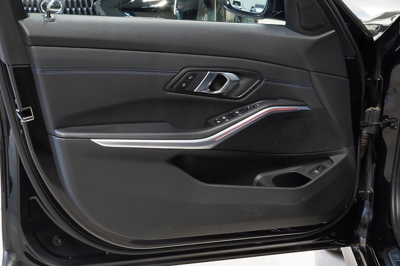 BMW Řada 3 320d,Xdrive,MPacket,ČR,DPH,HUD - fotka 21 z 41