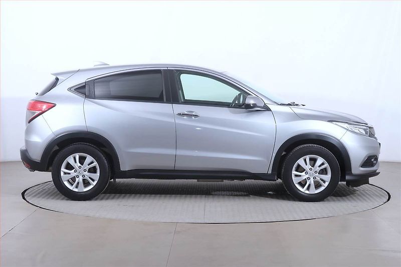 Honda HR-V (2020) Elegance 1.5 i-VTEC - fotka 6 z 20