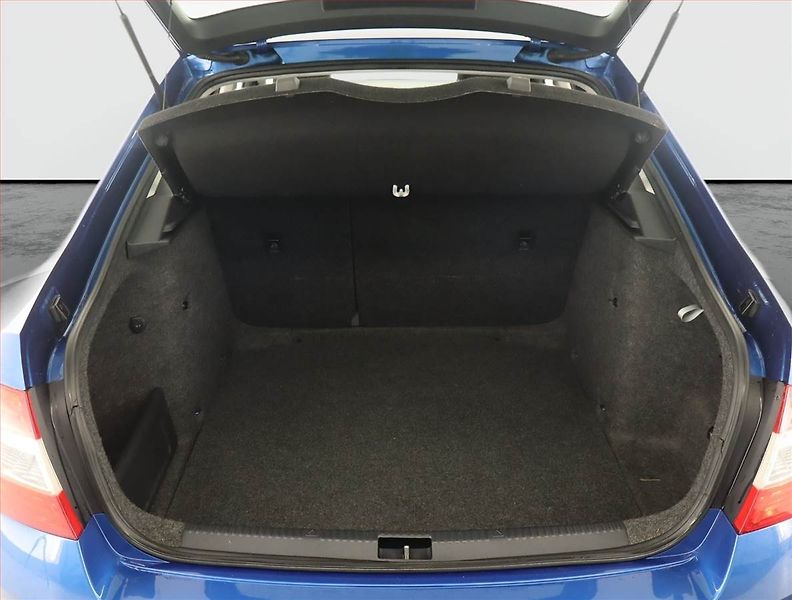 Škoda Octavia (2014) Elegance 1.6 TDI, Tempomat - fotka 13 z 17