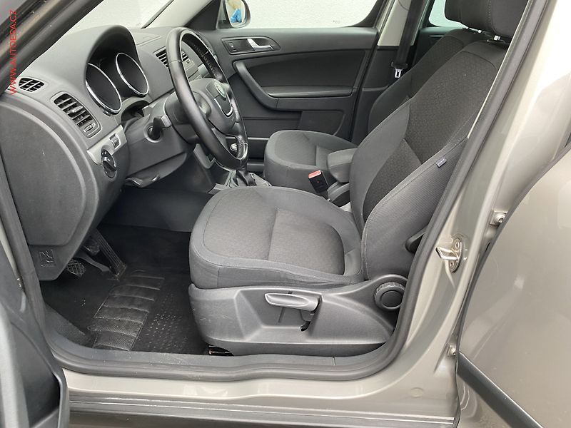 Škoda Yeti (2011) 2.0 TDi 4x4, Experience, - fotka 9 z 16
