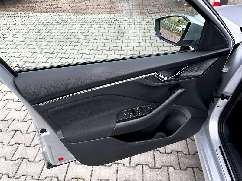 Škoda Kamiq (2021) 1.5 TSI 110kW MP6 Ambition - fotka 22 z 32