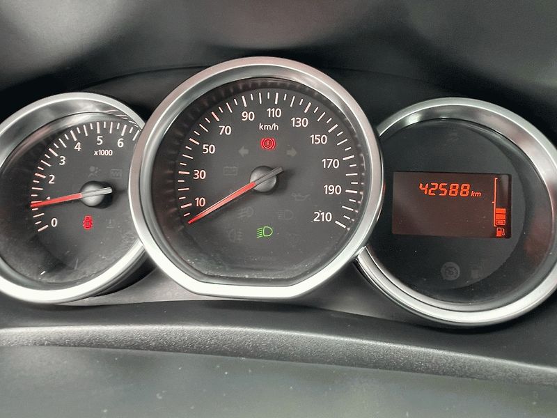 Dacia Sandero (2020) 1.0 TCe,54kW,Klima,ČR - fotka 13 z 28