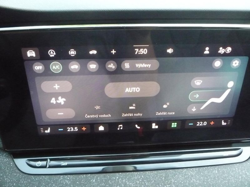 Škoda Octavia (2024) 1,5TSi 110kW Top Selection - fotka 16 z 24