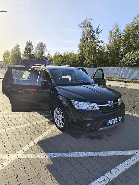 Fiat Freemont (2014) 2.0 JTD, 7-míst, nová STK - fotka 9 z 24