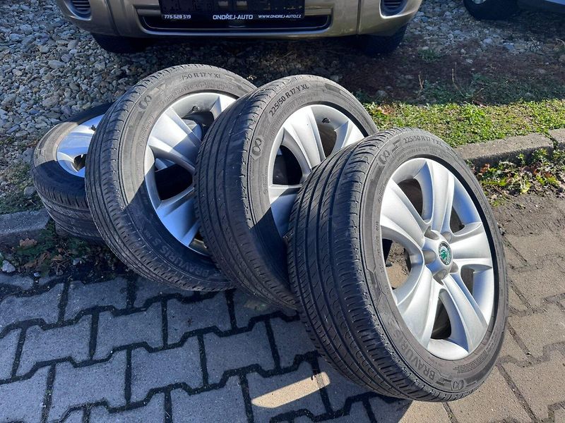 Škoda Yeti (2010) DSG 4X4 2,0TDI 103KW TAŽNÉ DPH - fotka 42 z 42
