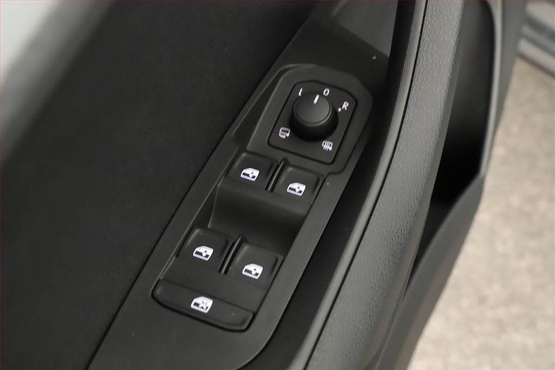 Škoda Karoq (2024) Style 1.5 TSI - fotka 12 z 15