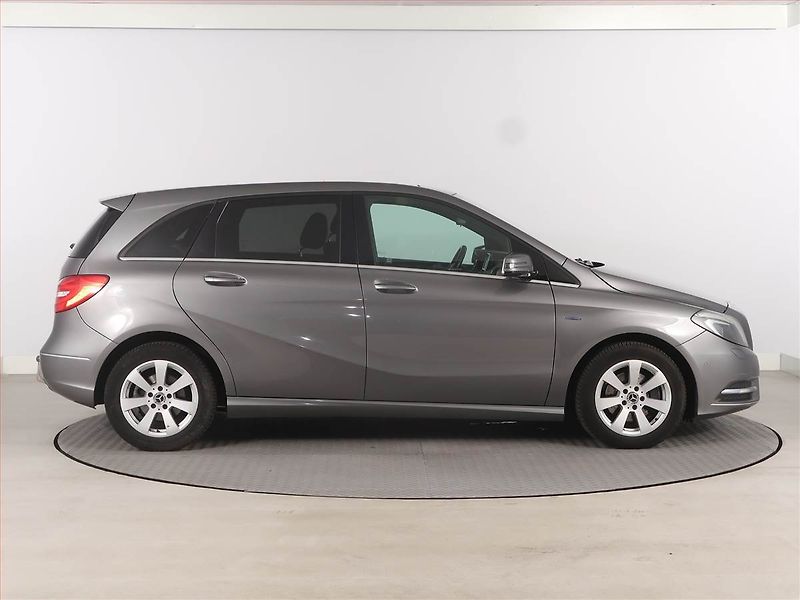 Mercedes-Benz Třídy B (2012) B 180 CDI, Navi, Xenony - fotka 6 z 18