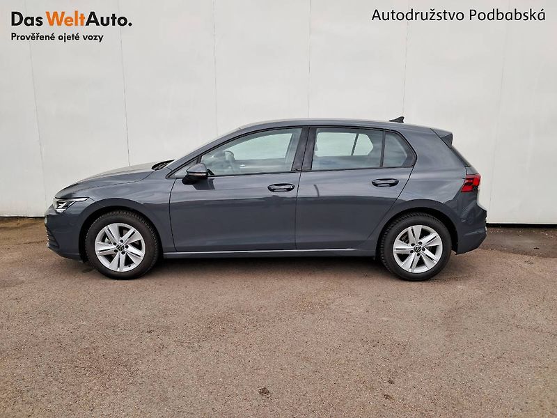 Volkswagen Golf (2023) LIFE 1.0 e-TSI / 81 kW DSG7 - fotka 3 z 27