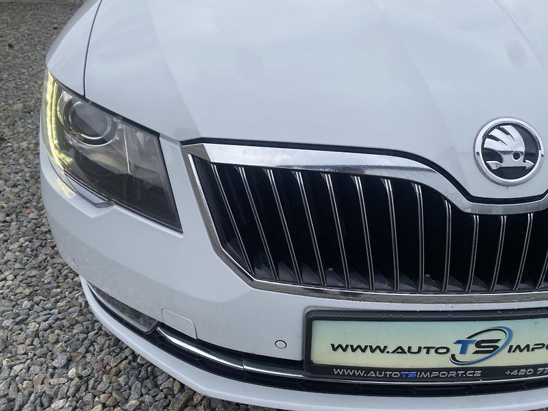 Škoda Superb 2.0TDi 4x4 170PS DSG L+K COMBI - fotka 68 z 158