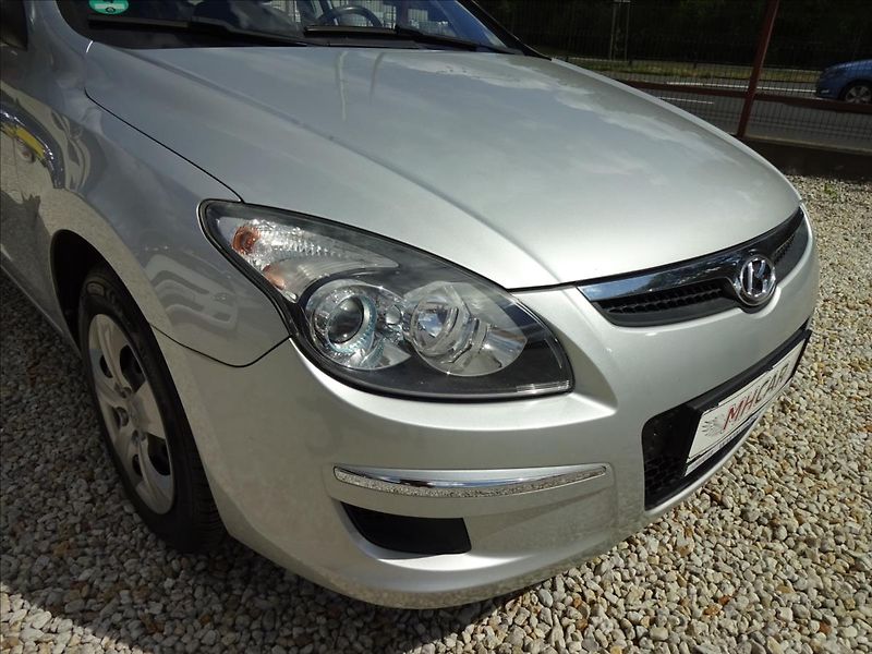 Hyundai i30 1,4i 16V 80kW LPG COMBI - fotka 10 z 46