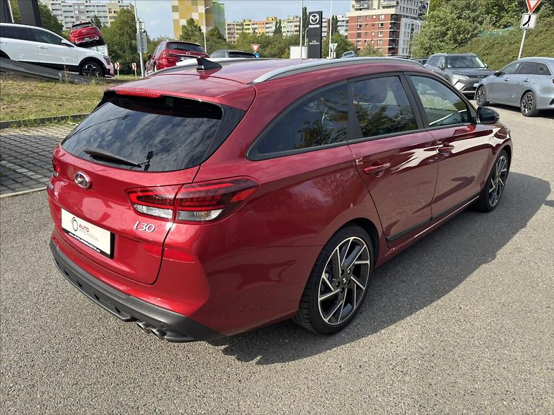 Hyundai i30 1,5 TGDi N-Line TOP STAV TAŽNÉ - fotka 5 z 47