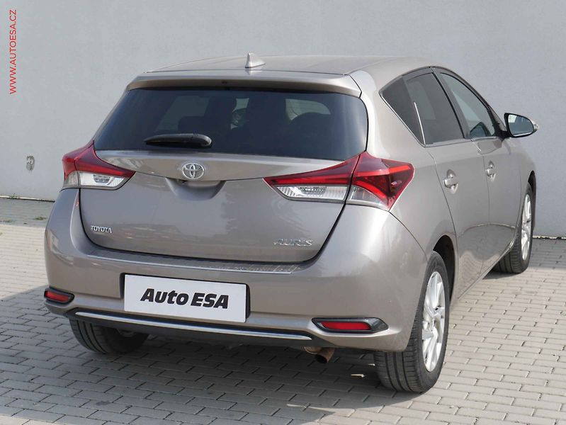 Toyota Auris (2015) 1.6 VVT-i, ČR, Active - fotka 4 z 20