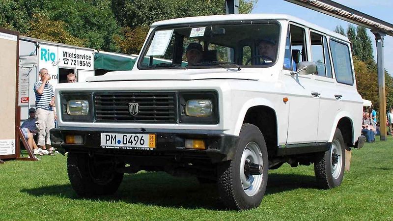 Moderní reinterpretace Škody 110 R od studia NOVAGUE.