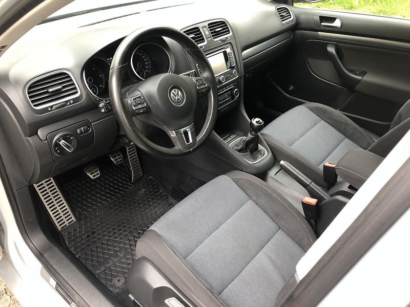Volkswagen Golf (2011) 2,0TDi STYLE nez. rezervace - fotka 24 z 68