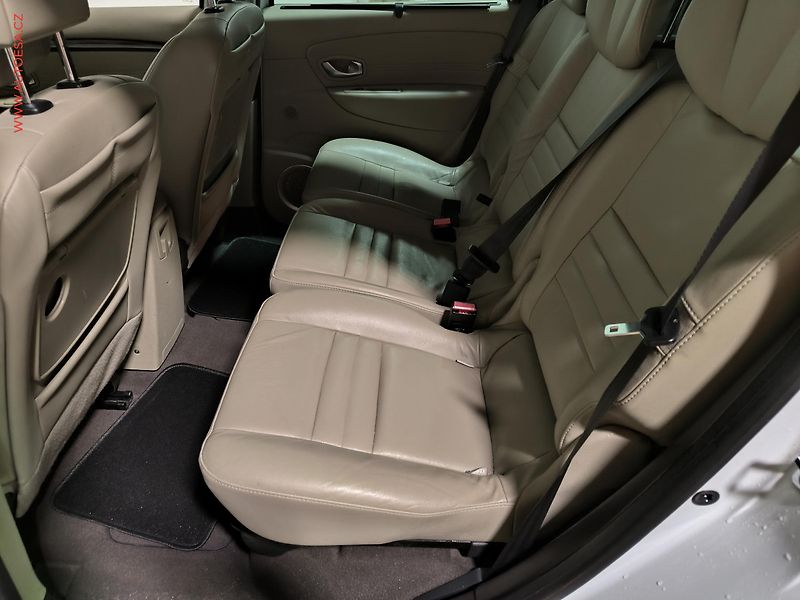 Renault Mégane (2009) 1.9dCi, AC, kůže - fotka 10 z 17