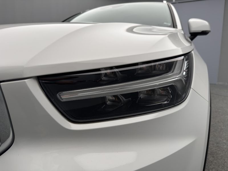 Volvo XC40 T4 MOMENTUM AUT - fotka 20 z 45