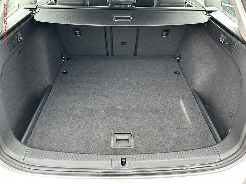 Volkswagen Golf (2018) 1.5TSI, ČR, Comfortline, LED - fotka 7 z 18