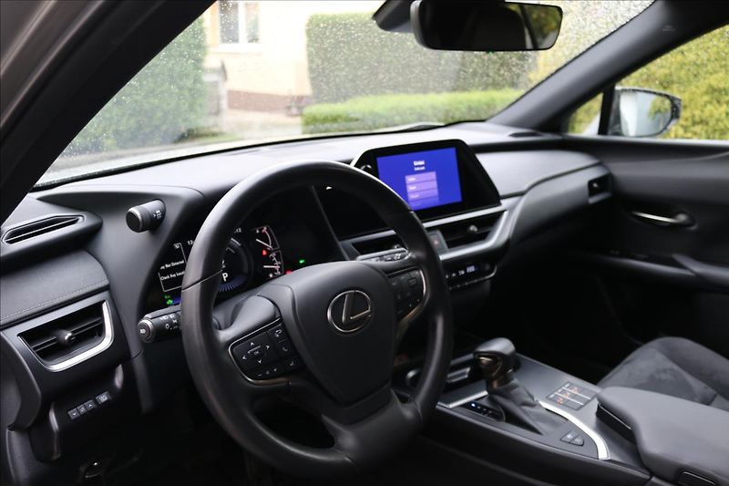Lexus UX 250h 2,0 HEV, DSG, 1.Maj.  UX - fotka 16 z 64