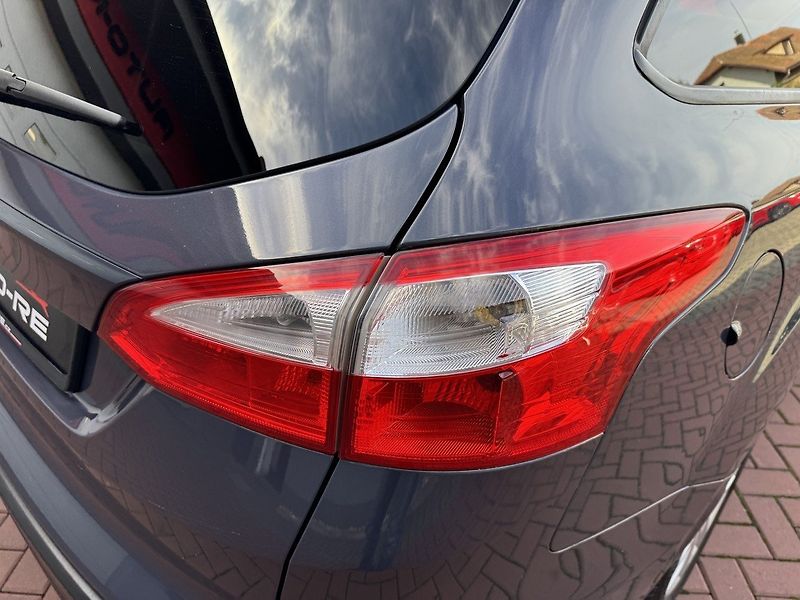 Ford Focus (2011) 1.6i Ti-VCT Klima Servis - fotka 38 z 50