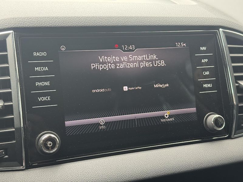 Škoda Karoq (2019) 1.5TSi DSG Style Virtual RZV - fotka 33 z 52