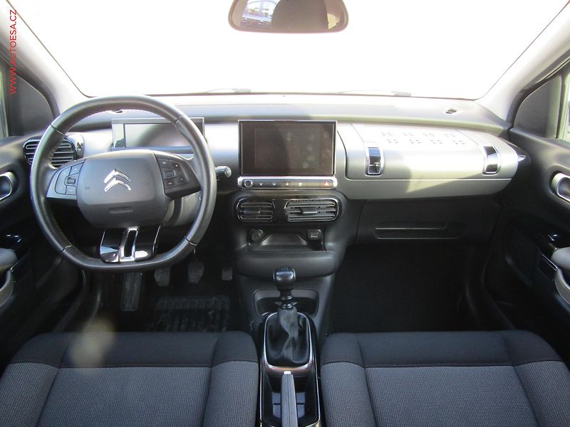 Citroën C4 Cactus (2018) 1.2 PT, ČR, Navigace - fotka 8 z 18